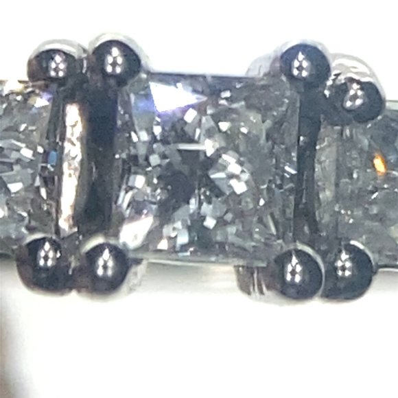 Diamond .60ct Solid 14K White Gold Ring - Picture 3 of 7